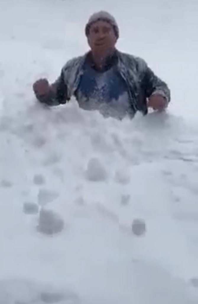 Boyuna Yaklaşan Karın İçinde Kayboldu