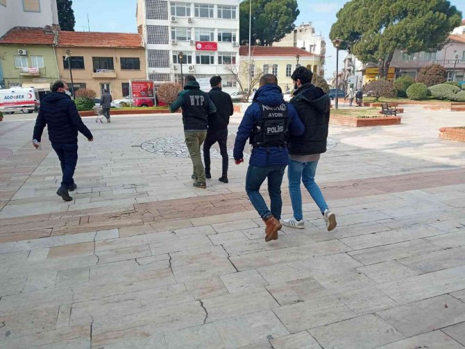 Tatilci Görünümlü Uyuşturucu Tacirleri Aydın Polisini Geçemedi