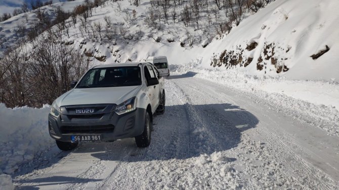 Karda Mahsur Kalan 6 Kişi Kurtarıldı