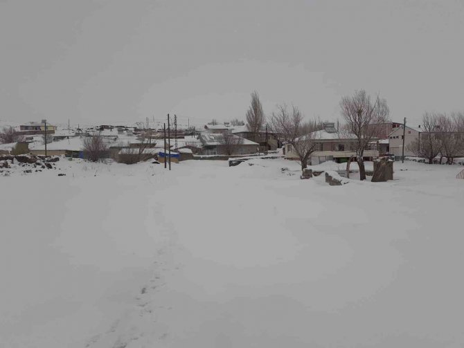 Sivas Türkiye’nin En Soğuk Yeri Oldu, Kanyonda Buz Sarkıtları Oluştu
