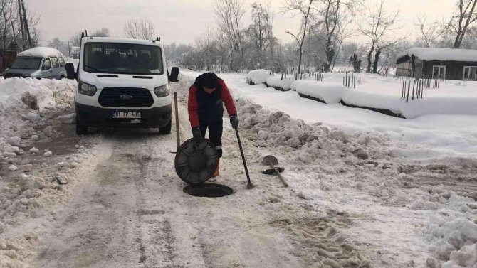 Düzce’de Kar Mesaisi Aralıksız Devam Ediyor