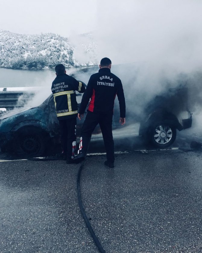 Tokat’ta Seyir Halindeki Araç Alev Topuna Döndü