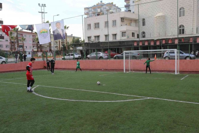3 Ocak Minikler Futbol Turnuvasında Şampiyon Toroslar Halkkent Spor