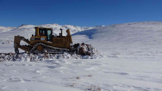 Çığ Riski Bulunan Mahallelere 15 Gün Sonra Ulaşıldı