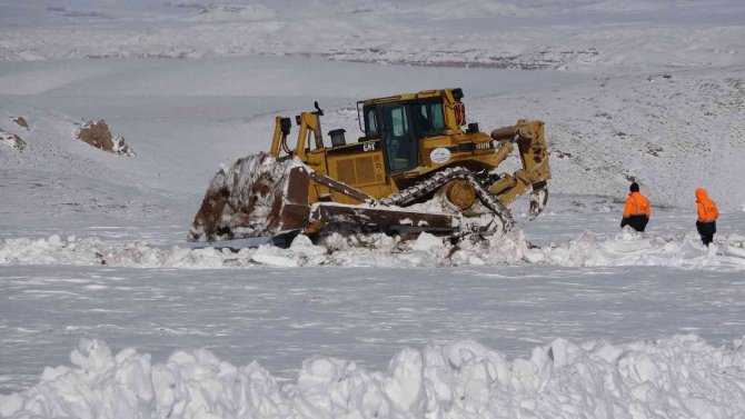 Çığ Riski Bulunan Mahallelere 15 Gün Sonra Ulaşıldı