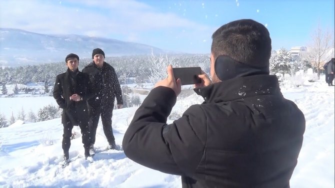 Kütahya’daki ’Saklıgöl’ Buz Tuttu