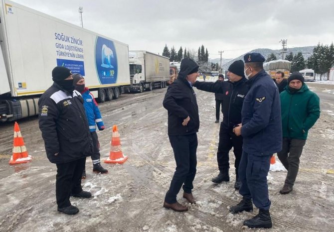 Osmangazi Köprüsünden Sadece Kış Lastikli Binek Araçlar Geçebiliyor