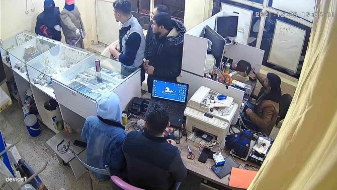 Silahlı Soygun Girişimi Kamerada