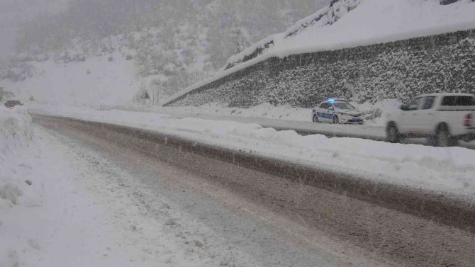 Zonguldak’ta Yoğun Kar Yağışı Etkili Oldu
