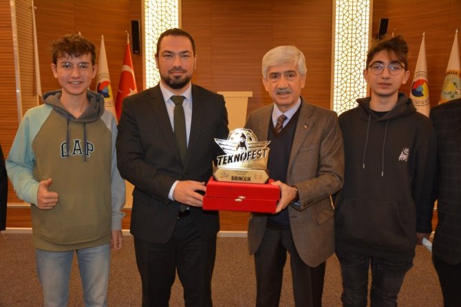 Manisa Ticaret Borsası Teknofest 2021 Birincilerini Ağırladı