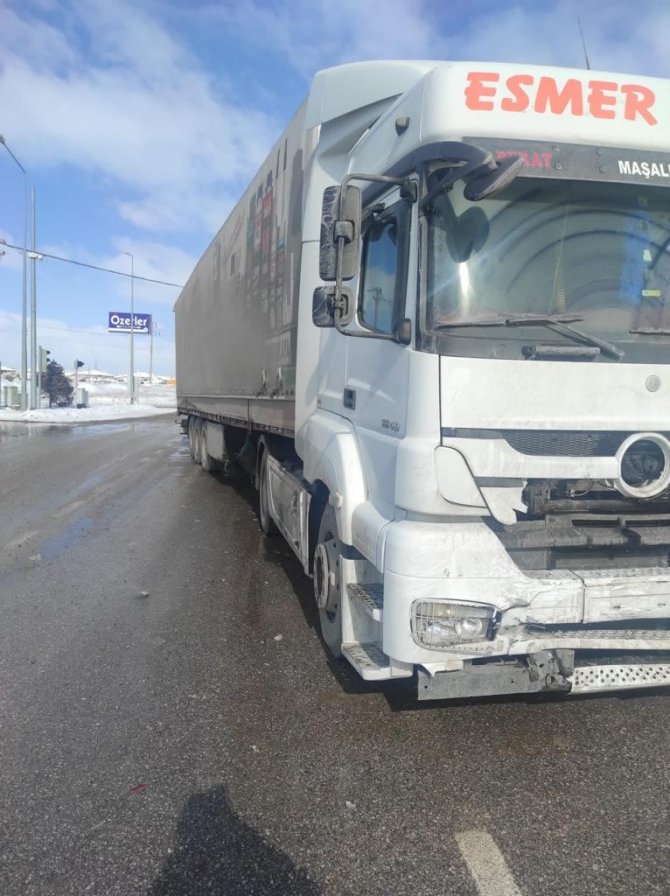 Afyonkarahisar’da Trafik Kazası: 1 Ölü, 5 Yaralı