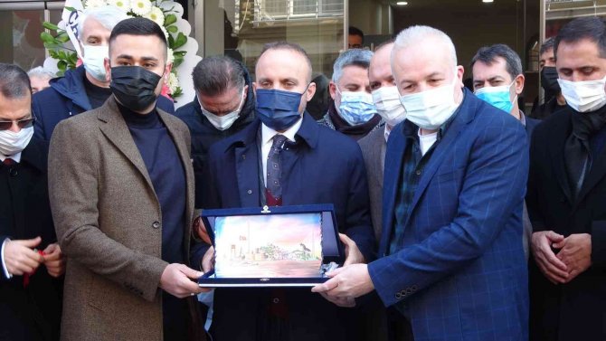 Ak Partili Turan’dan İ̇mamoğlu’na: "Karda Tuz, Rakıda Buz. Dert Varsa Bu Derdi Beraber Yaşayacağız”