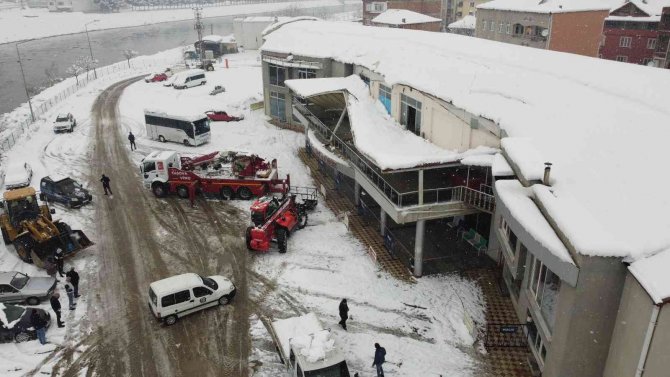 Amasya’da Otogar Çatısı Çöktü