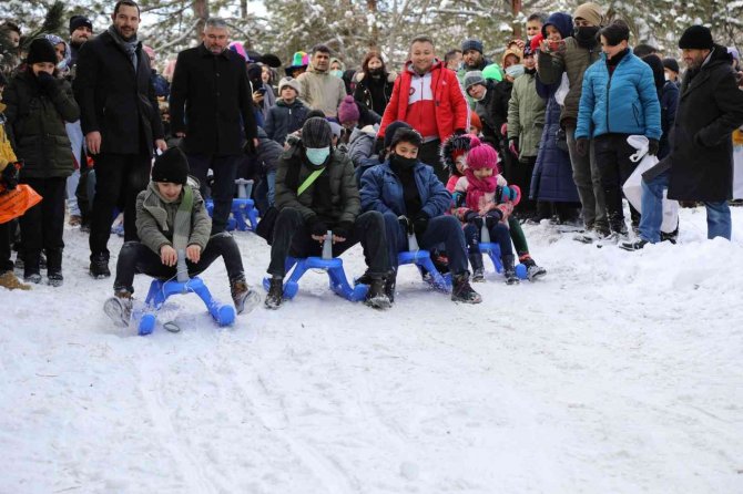 Kızak Şenliği’nde Renkli Görüntüler Ortaya Çıktı