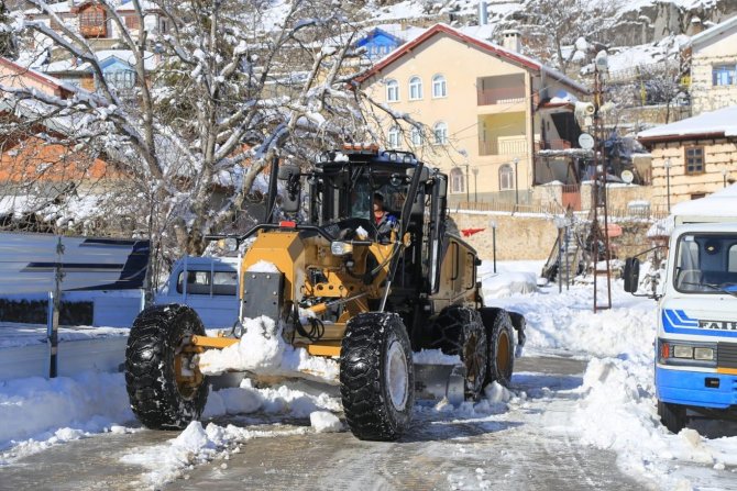 Antalya’nın Akseki İlçesinde 37 Mahalle Yolu Kar Sebebiyle Kapalı