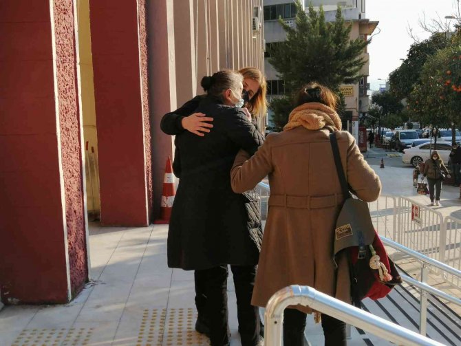 Kız Arkadaşı Ve Annesine Kurşun Yağdıran Sanığa Müebbet Hapis
