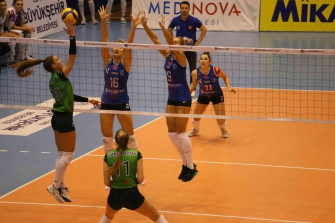 Aydın’ın Sultanları Avrupa’da Yarı Final Kapısını Araladı