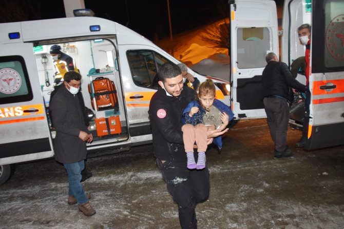 Sobadan Zehirlenen Anne Ve 5 Çocuğu, 4 Saatlik Çalışmayla Hastaneye Ulaştırıldı