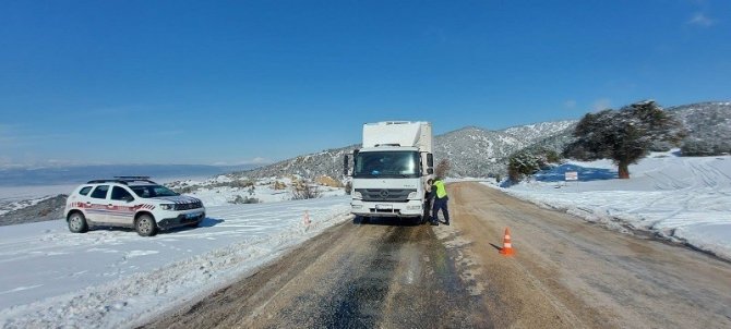 Burdur’da 25 Araca 26 Bin 507 Lira Ceza Kesildi
