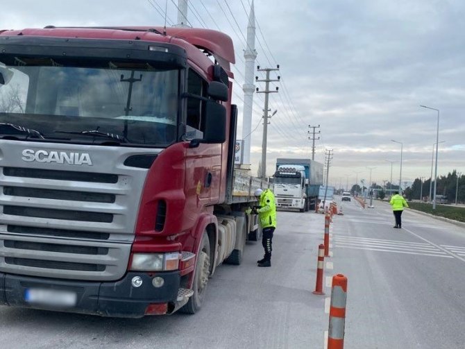 Burdur’da 37 Araca Ceza Kesildi, 13 Araç Trafikten Men Edildi