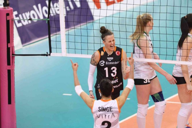 Eczacıbaşı Dynavit Yarı Finalde