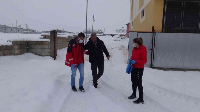 Diyaliz Hastasını Umke Ekipleri, Kapalı Köy Yolunu Aşarak Kurtardı