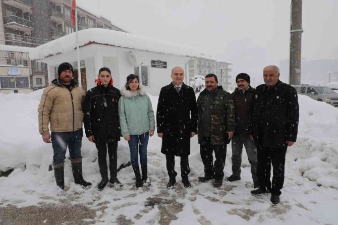 Başkan Özlü’nün Ziyaretlerine Kar Engel Olmuyor