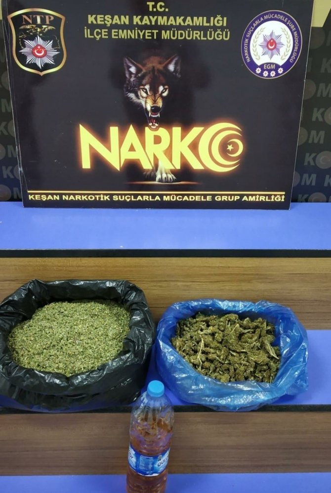 Çekici Üzerindeki Araçta Uyuşturucu Ele Geçirildi
