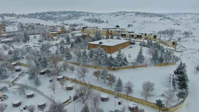 Elazığ Beyaza Büründü, Medeniyetler Beşiği Harput’ta Kartpostallık Görüntüler Oluştu