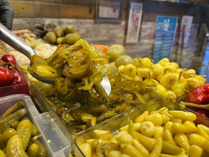 Havaların Soğumasıyla Acı Biber Turşusunun Satışları 10 Kat Arttı