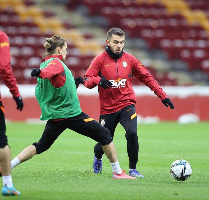 Galatasaray, Çift Antrenmanla Günü Tamamladı