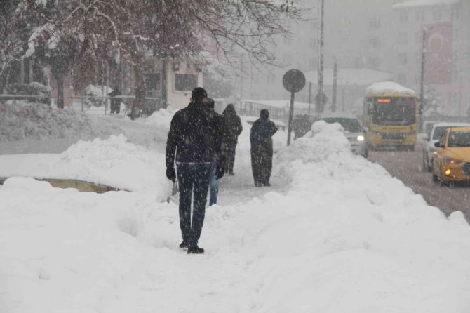 Gaziantep’te Yoğun Kar Yağışı Başladı