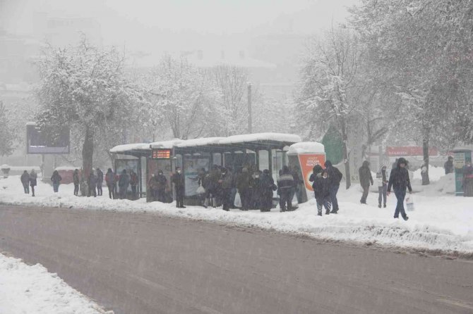 Gaziantep’te Yoğun Kar Yağışı Başladı