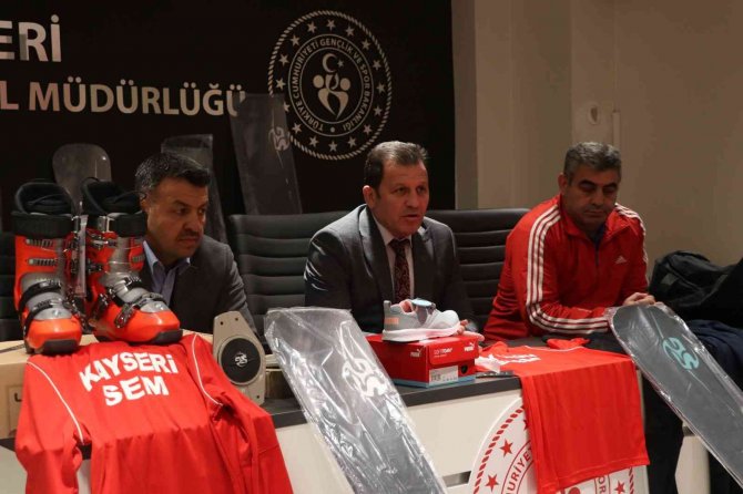 Kayakçılara Malzeme Desteği