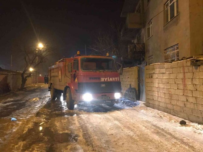 Iğdır’da Madde Bağımlısı Genç Evi Ateşe Verdi