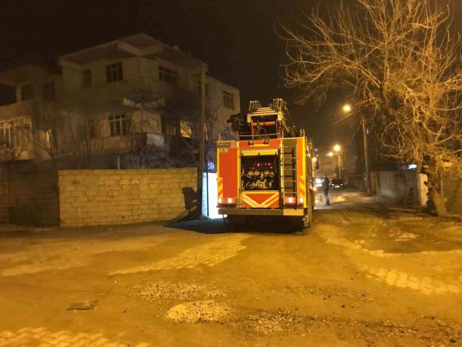 Iğdır’da Madde Bağımlısı Genç Evi Ateşe Verdi