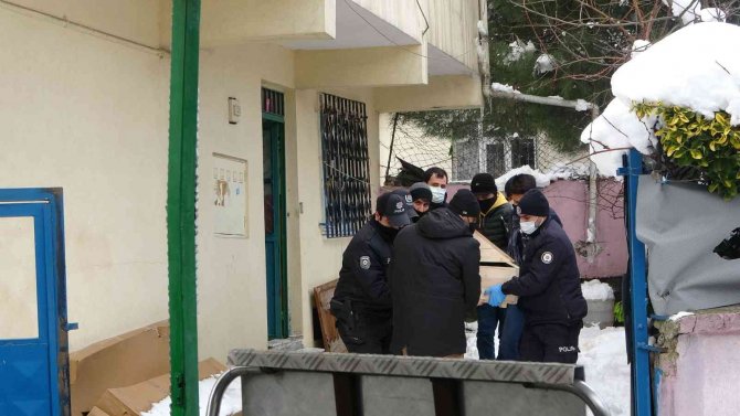 Sultanbeyli’de Annesini Öldüren Şizofren Şahsın Akrabaları Konuştu
