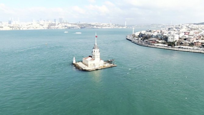 İ̇stanbul Boğazı Turkuaza Büründü, Masalsı Renk Değişimi Havadan Görüntülendi