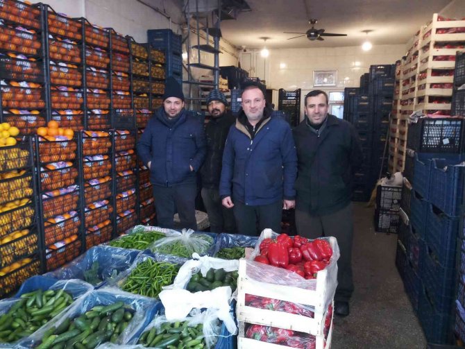 İ̇stanbul’da Etkili Olan Kar Hal Esnafını Olumsuz Etkiledi