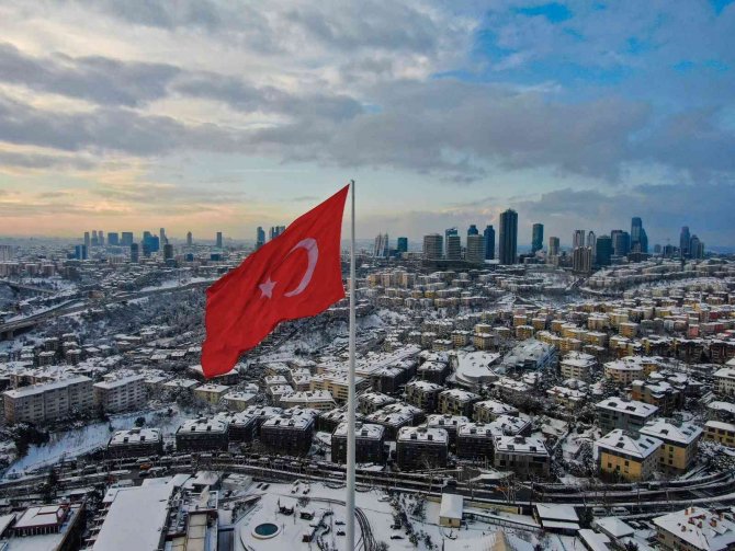 Beyaza Bürünen İ̇stanbul Boğazı Havadan Görüntülendi