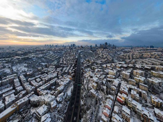 Beyaza Bürünen İ̇stanbul Boğazı Havadan Görüntülendi