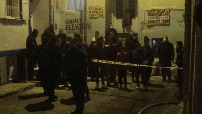 İ̇zmir’de Tarihi Binada Yangın Paniği