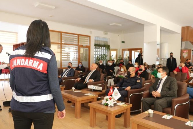 Anne Ve Anne Adaylarına “En İ̇yi Narkotik Polisi Anne”