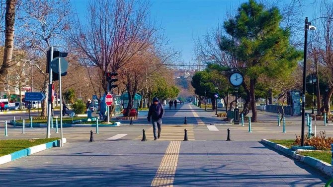 Tekirdağlılar Şaşkın: Felaketi Yaşayan İ̇stanbul’un Dibindeki Şehir Kara Hasret