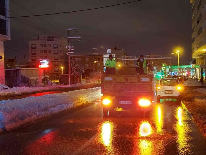 Buzlanmaya Karşı Tuz Ve Solüsyon