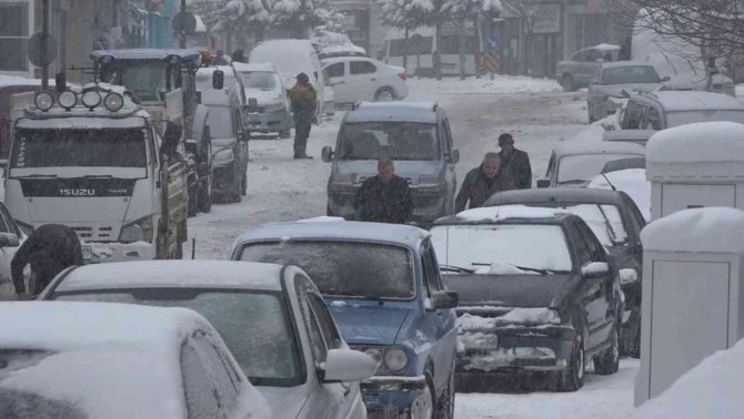 Aksaray’ın Ortaköy İlçesi Son 20 Yılın En Fazla Kar Yağışını Aldı