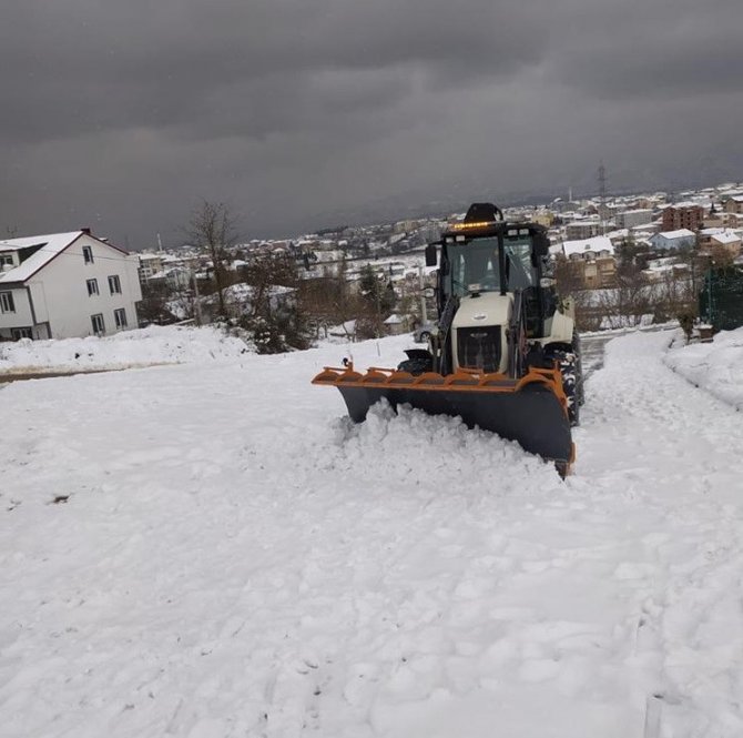 Derince’de Kar Yağışı Sorunsuz Atlatıldı