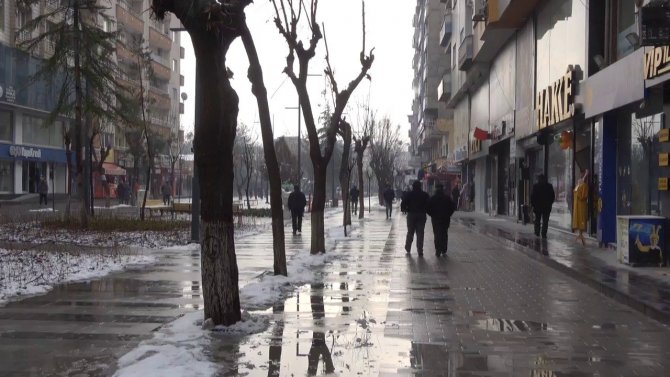 Siirt’te Omicron Varyantında Artış: Çocuklar Servisleri, Yaşlılar Yoğun Bakım Ünitesini Doldurdu