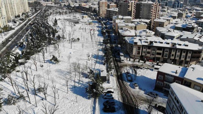 Küçükçekmece’de Semt Pazarı Kar Nedeniyle Kurulamadı