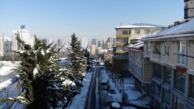 Küçükçekmece’de Semt Pazarı Kar Nedeniyle Kurulamadı